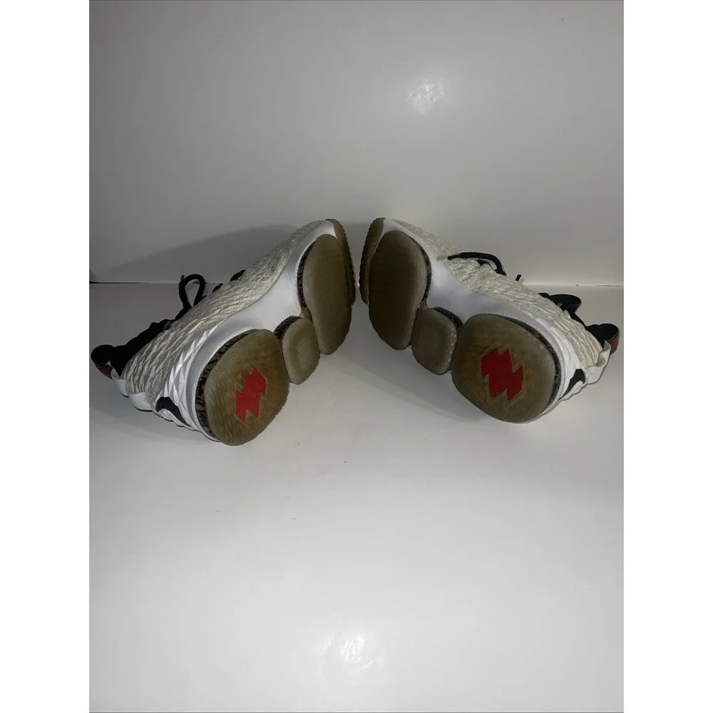 Nike LeBron 15 Graffiti GS 7Y White/Black AQ6176-100 Basketball Retro